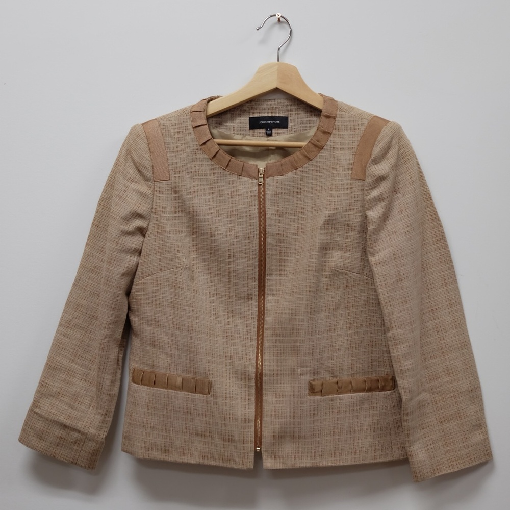 Jones New York Women's Suit Size 6